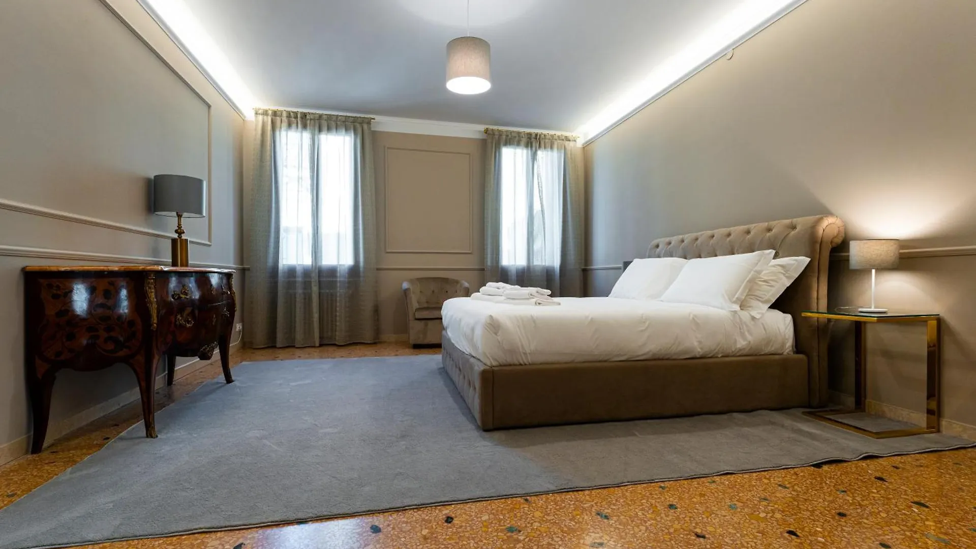 San Vio Palace Luxury Apartments Venedig Italien